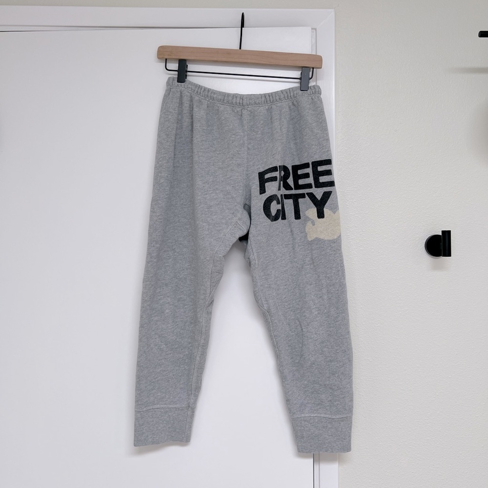 Free City 3/4 Gray Sweatpants, size S